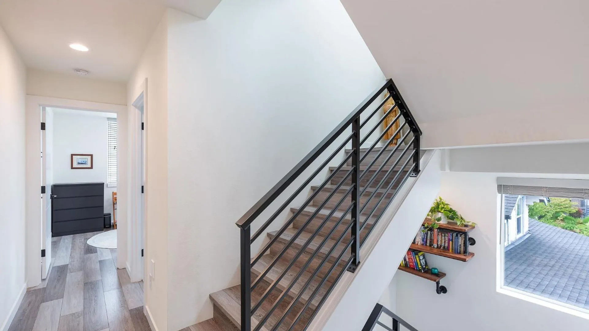 Вилла Stylish Townhouse Near Seattle Attractions США
