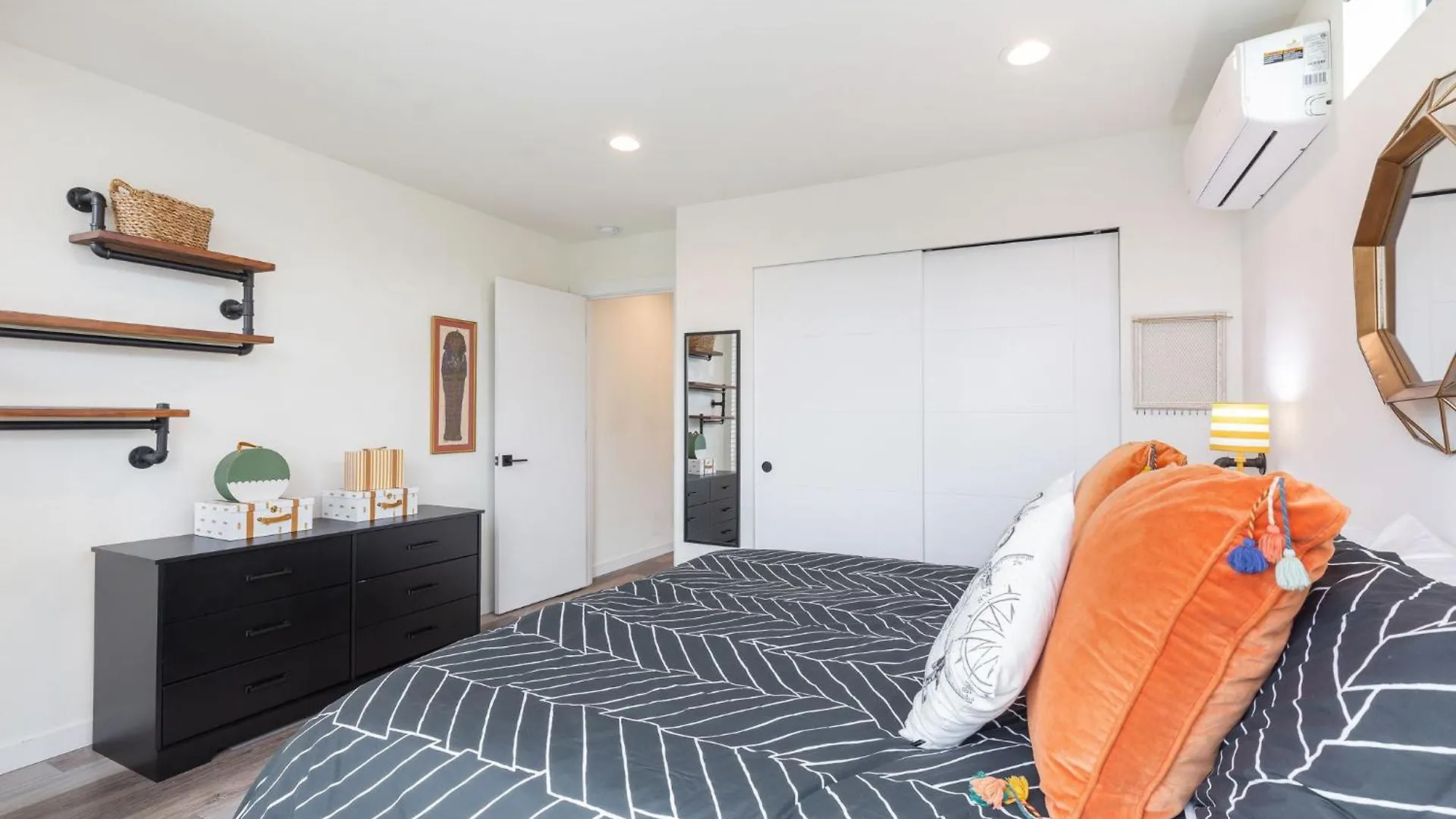 Вилла Stylish Townhouse Near Seattle Attractions Дом отдыха